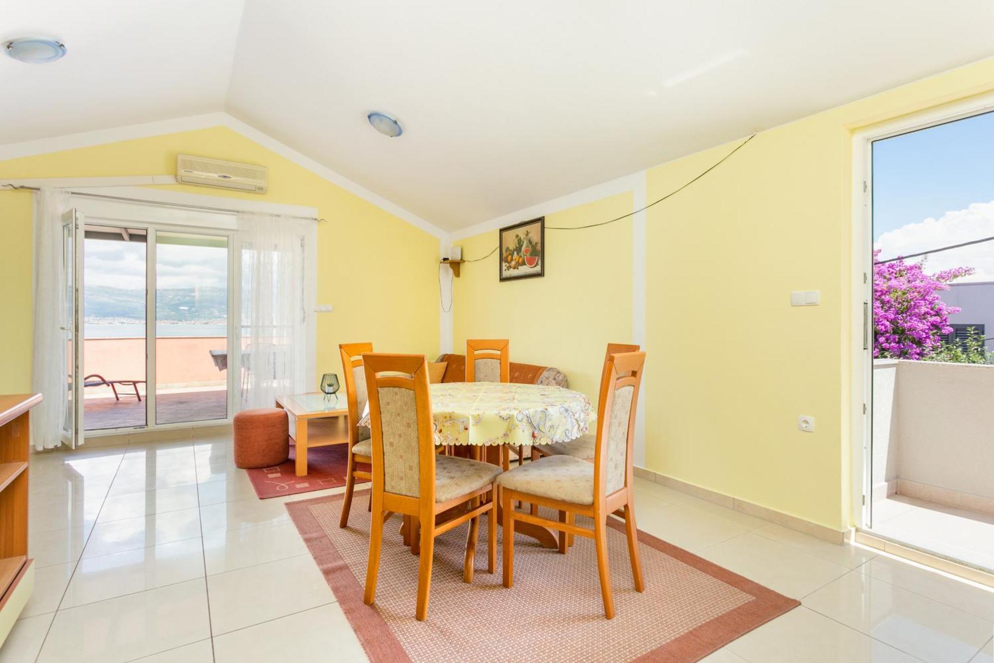 Apartments By The Sea Slatine, Ciovo - 11126 Bagian luar foto